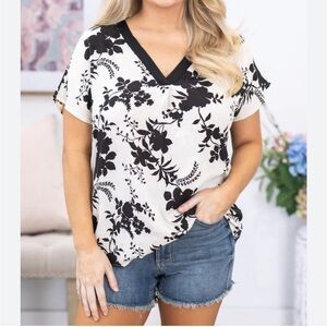 Like Love Womens Floral V-Neck Womens Top Black Ivory Woven Boxy Casual XL Rayon